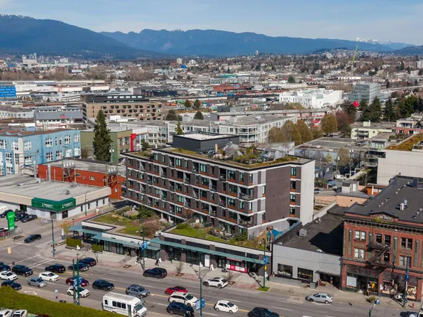 210 E 5th Ave #802, Vancouver, BC V5T 0K1