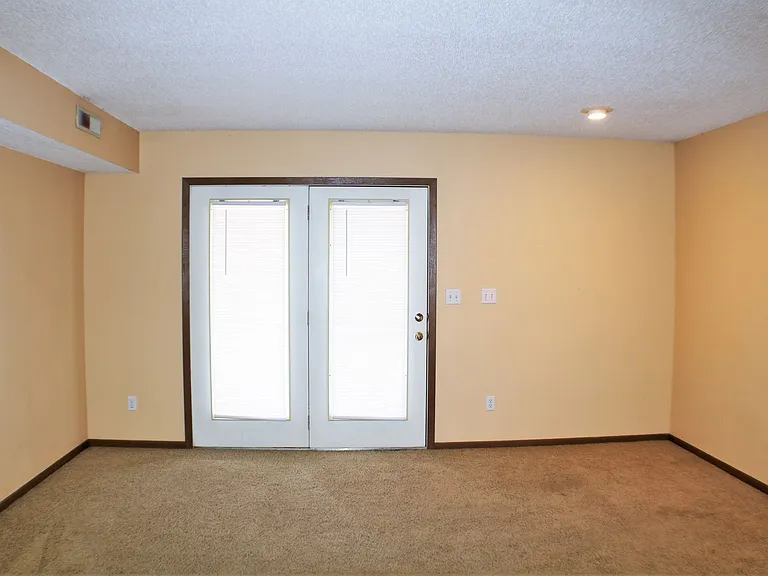 1040 Duchess Dr #7 — Photo 3
