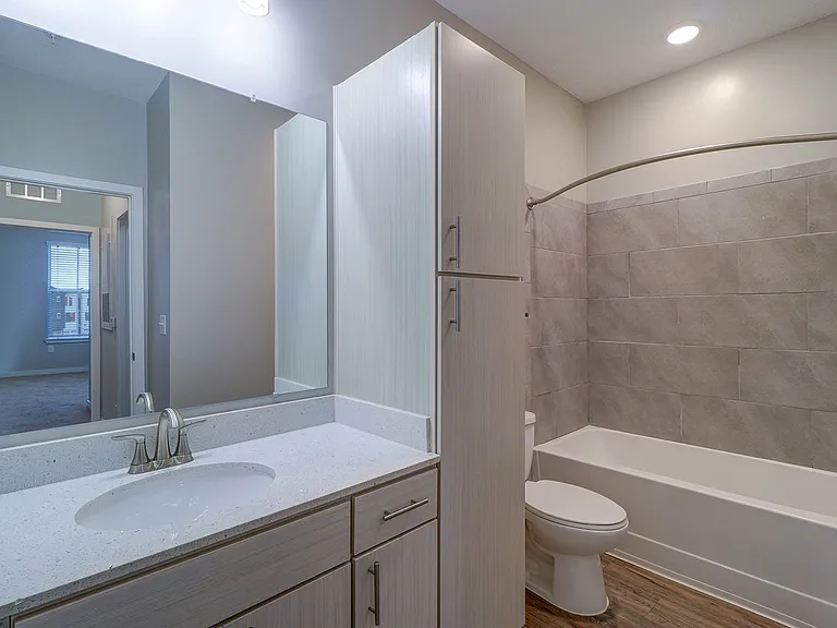 Nexus Brandon Apartments — Photo 81