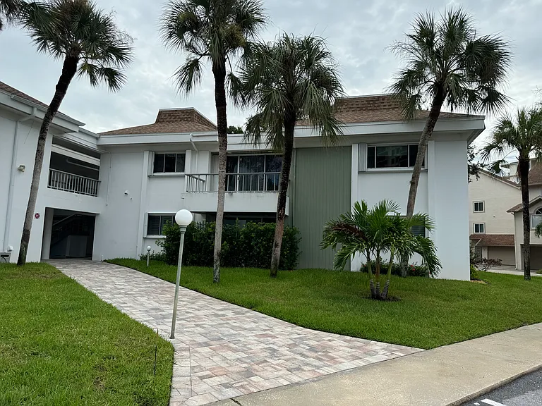 311 Island Way #201 — Photo 3
