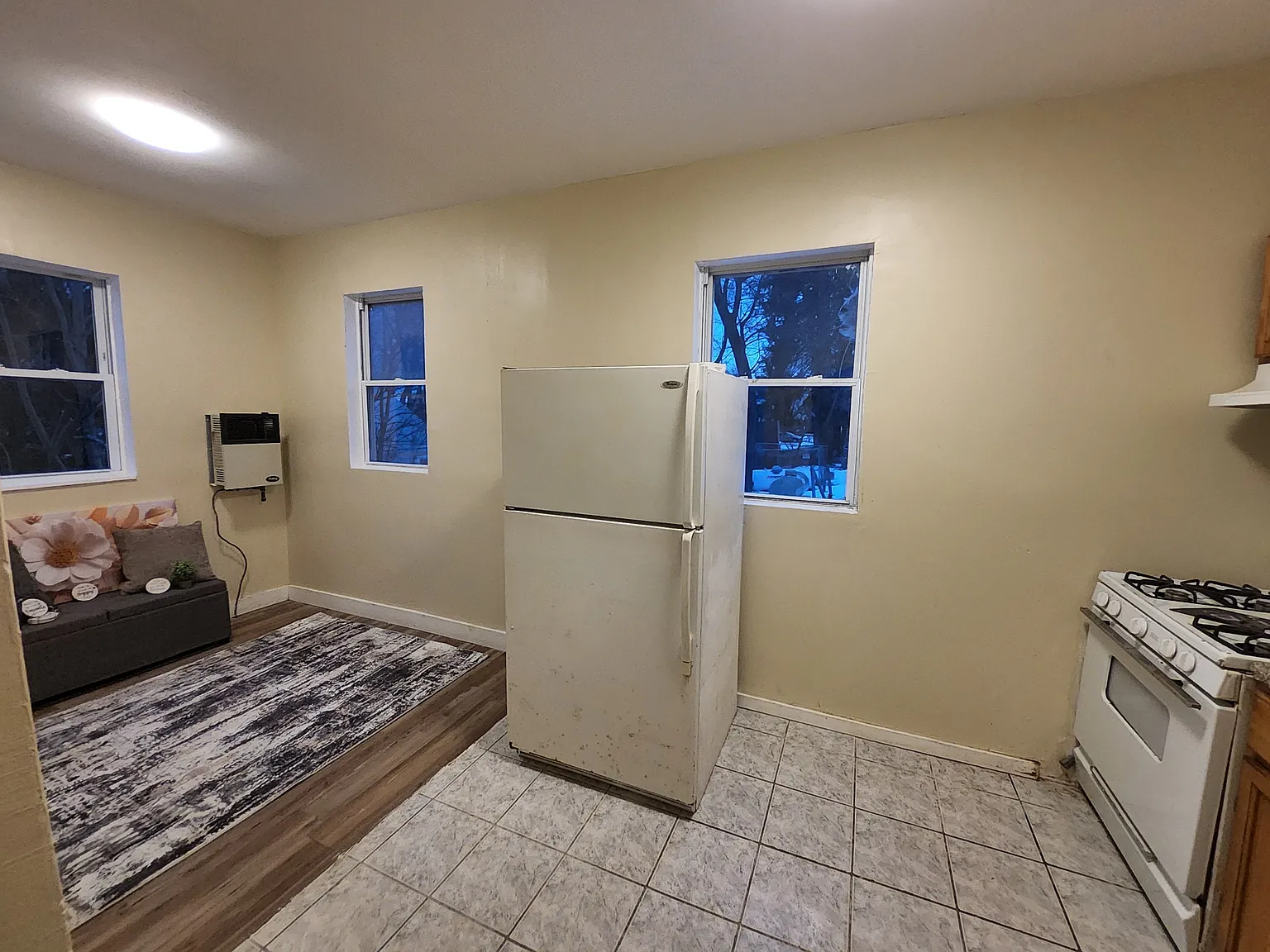 2 bed, 800 sqft, $1,250 — Photo 3