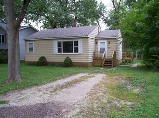 9107 Pine Ave, Wonder Lake, IL 60097