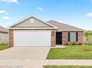 10611 Loganberry Dr, Fort Smith, AR 72916