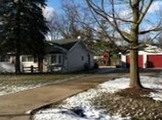 7090 Felix Dr, Clarkston, MI