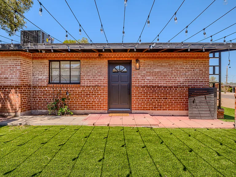 3530 E Hampton St — Photo 5