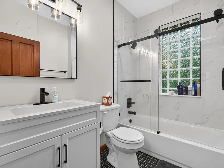1439 S High St — Photo 17