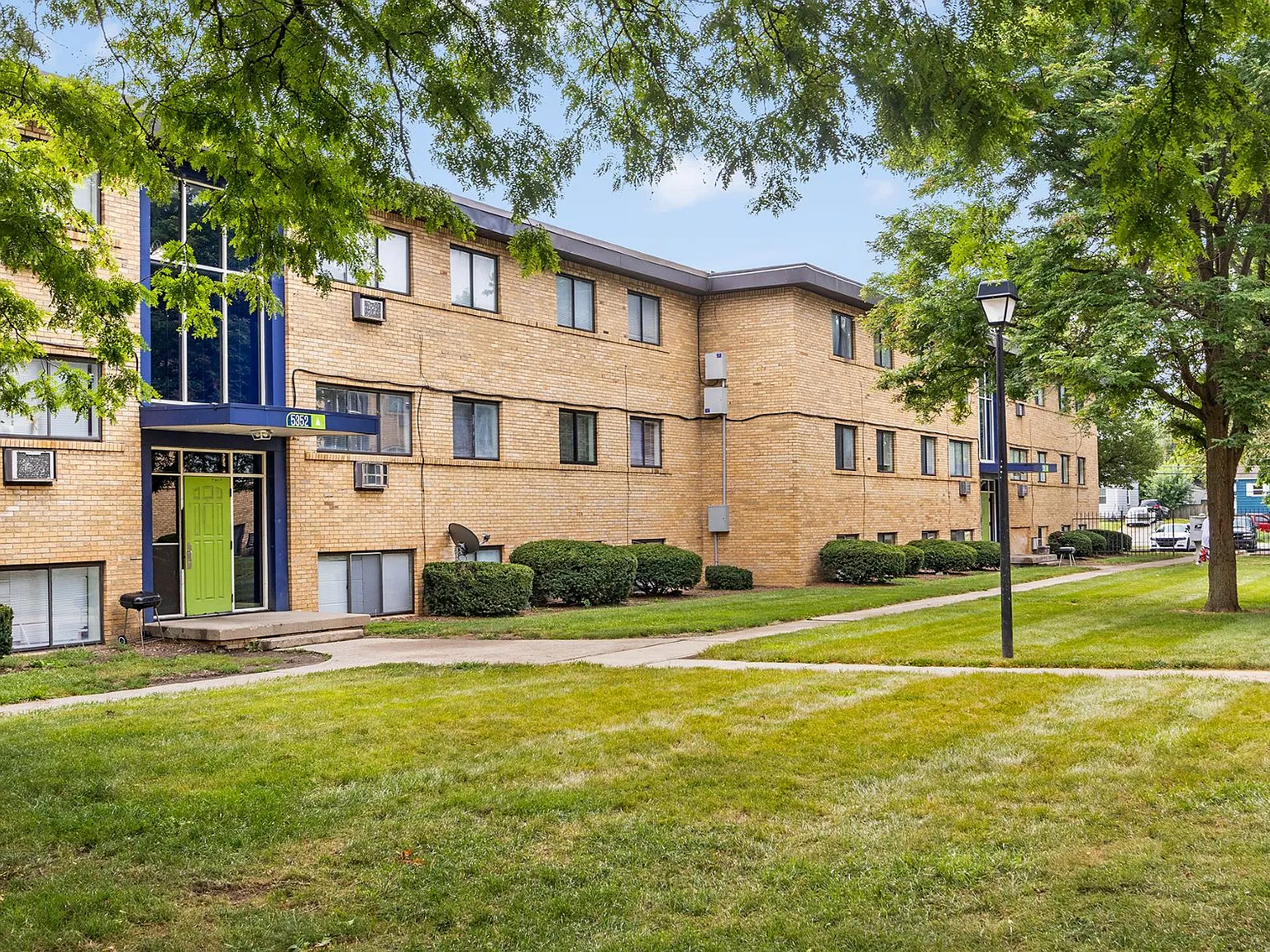 Greenway Apartments — Photo 1