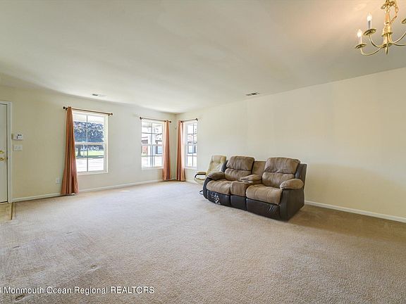 4th image of 91 3rd Avenue