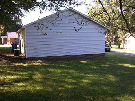 3rd image of 208 Shannonhouse St