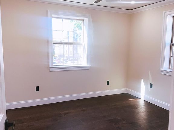 1/2 bedrooms.