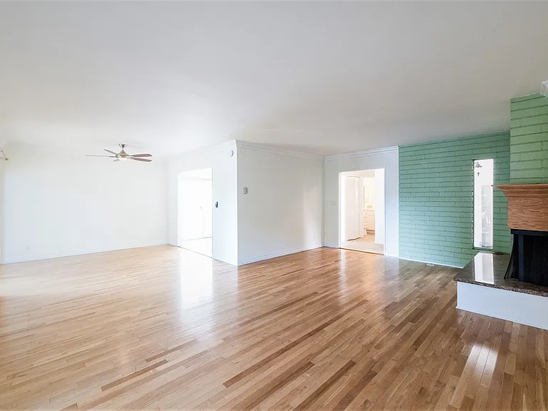8219 Redlands St — Photo 13