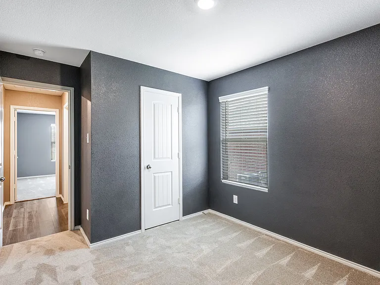 417 Sweetshade Ln — Photo 13