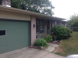 6402 Sunland Dr, Fort Wayne, IN 46815