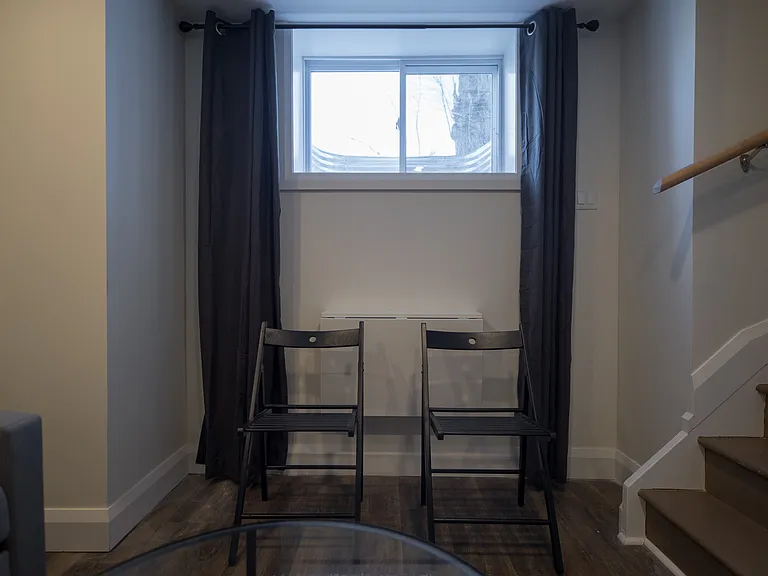 856 Bronson Ave — Photo 21