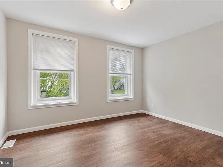 232 Main St — Photo 6