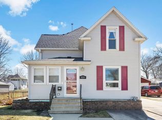 820 Bertch Ave, Waterloo, IA 50702