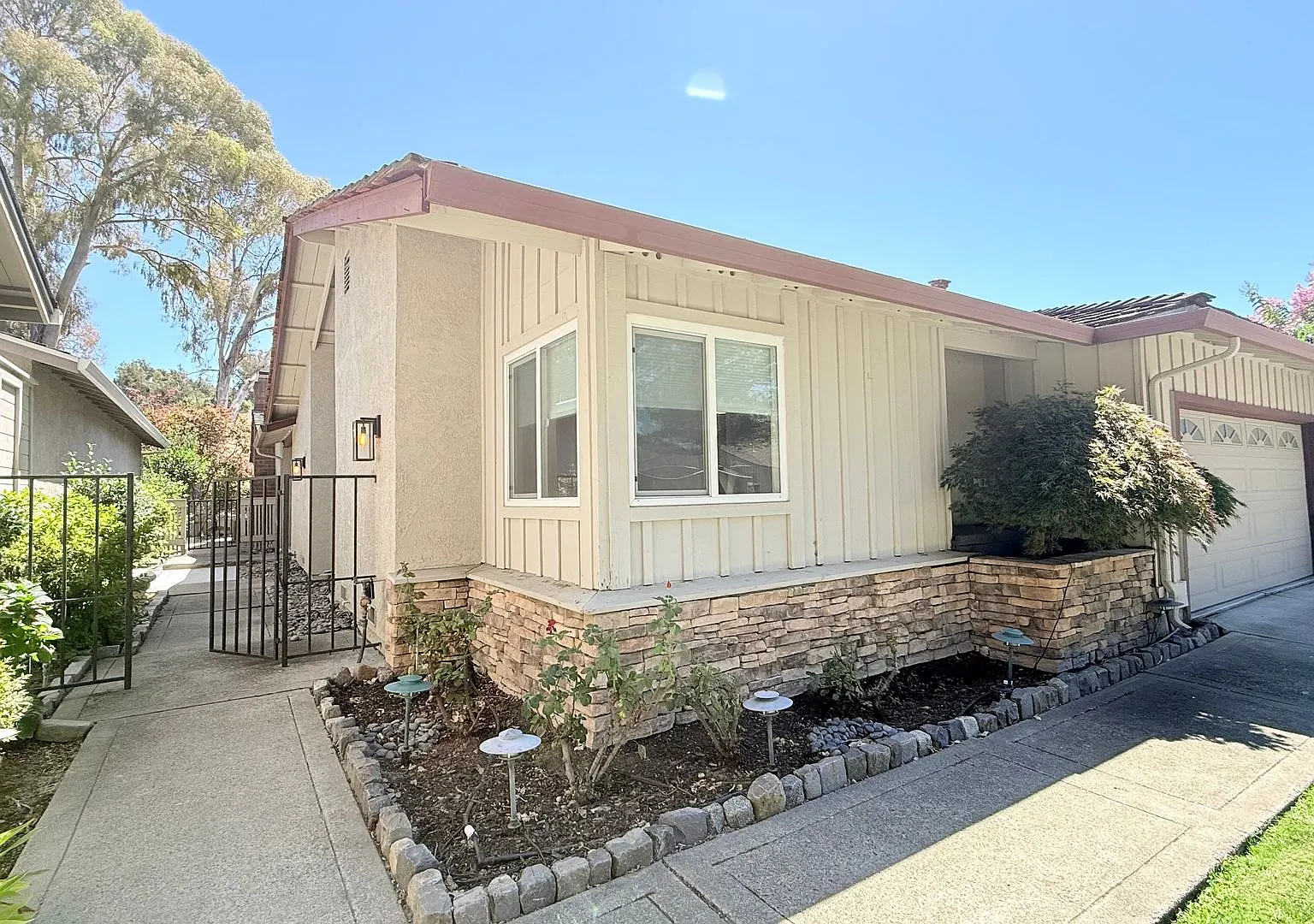 Bright and Airy, Single-Story, 4BD/2.5BA Home in Crow Canyon Country Club, Danville- Available NOW! — Photo 3
