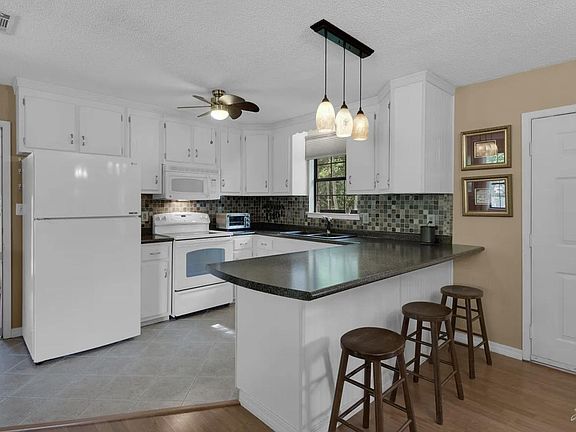 3rd image of 2902 E Avery St