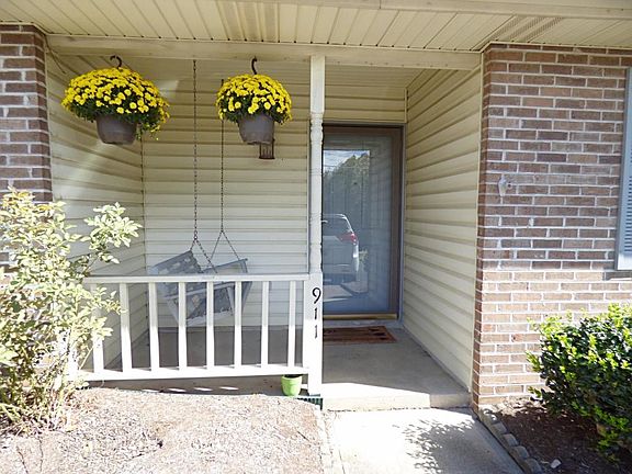 3rd image of 911 Bradley Bell Dr
