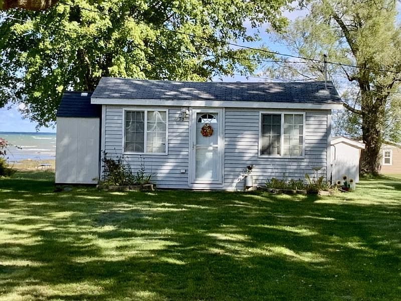 1st image of 4570 Huron St