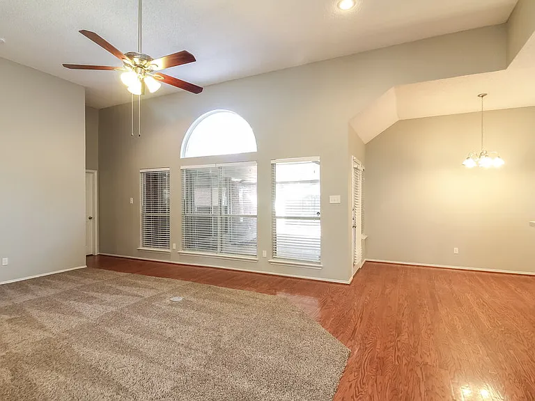 2338 Liles Ln — Photo 2
