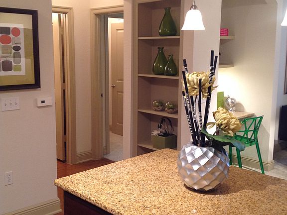 5th image of 903 Lake Lily Dr APT B227