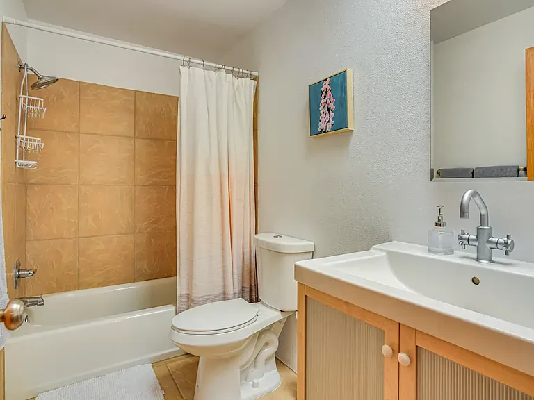 812 Calle Saragosa #B — Photo 20