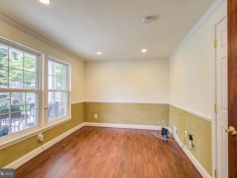 9203 Cedarcrest Dr — Photo 31
