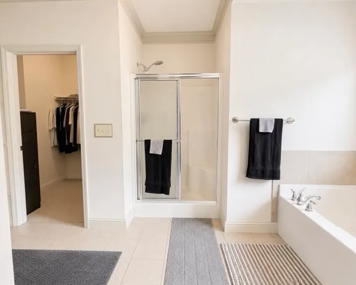 1361 Yorkshire Dr — Photo 5