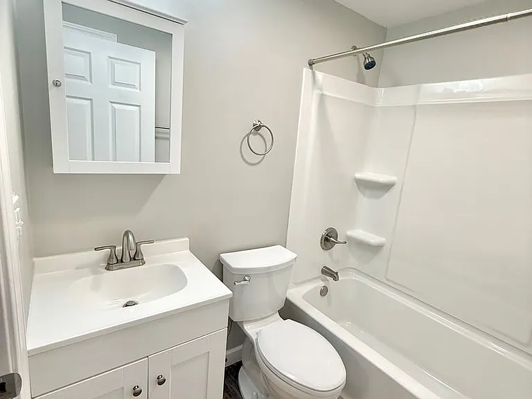 4409 Primrose Ln — Photo 8