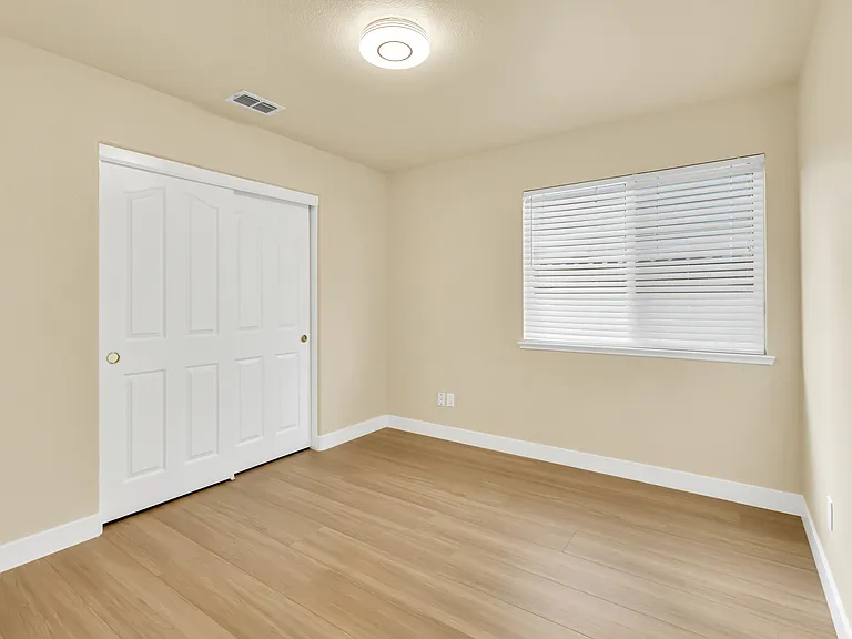 8795 Monterey Oaks Dr — Photo 30