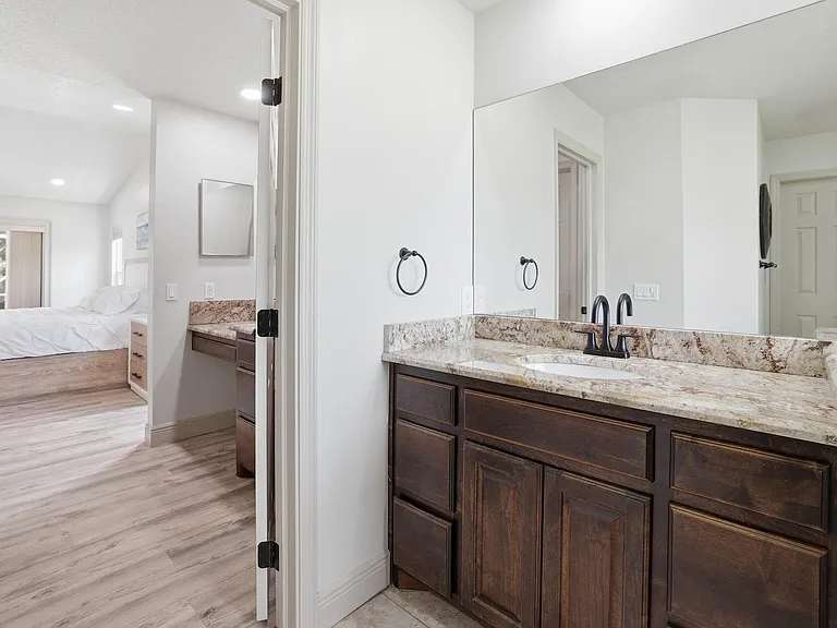 15600 Rolling Meadows Cir — Photo 9