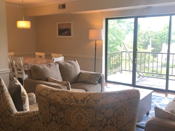 601 Montgomery Ave APT 302, Bryn Mawr, PA 19010