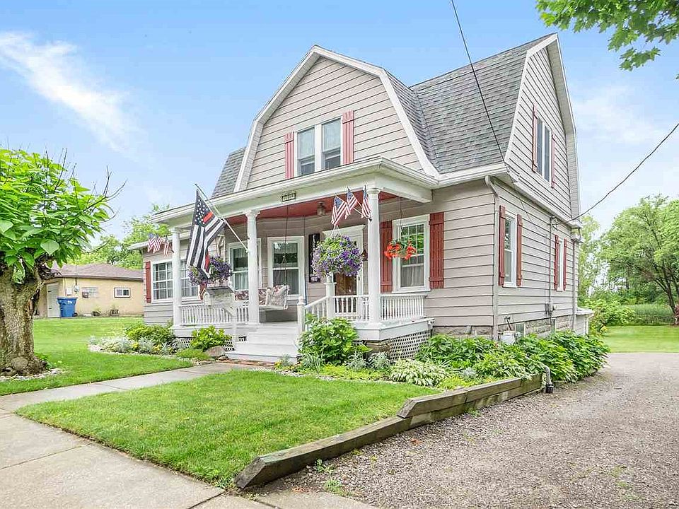 Welcome home to this farmhouse from 1900!