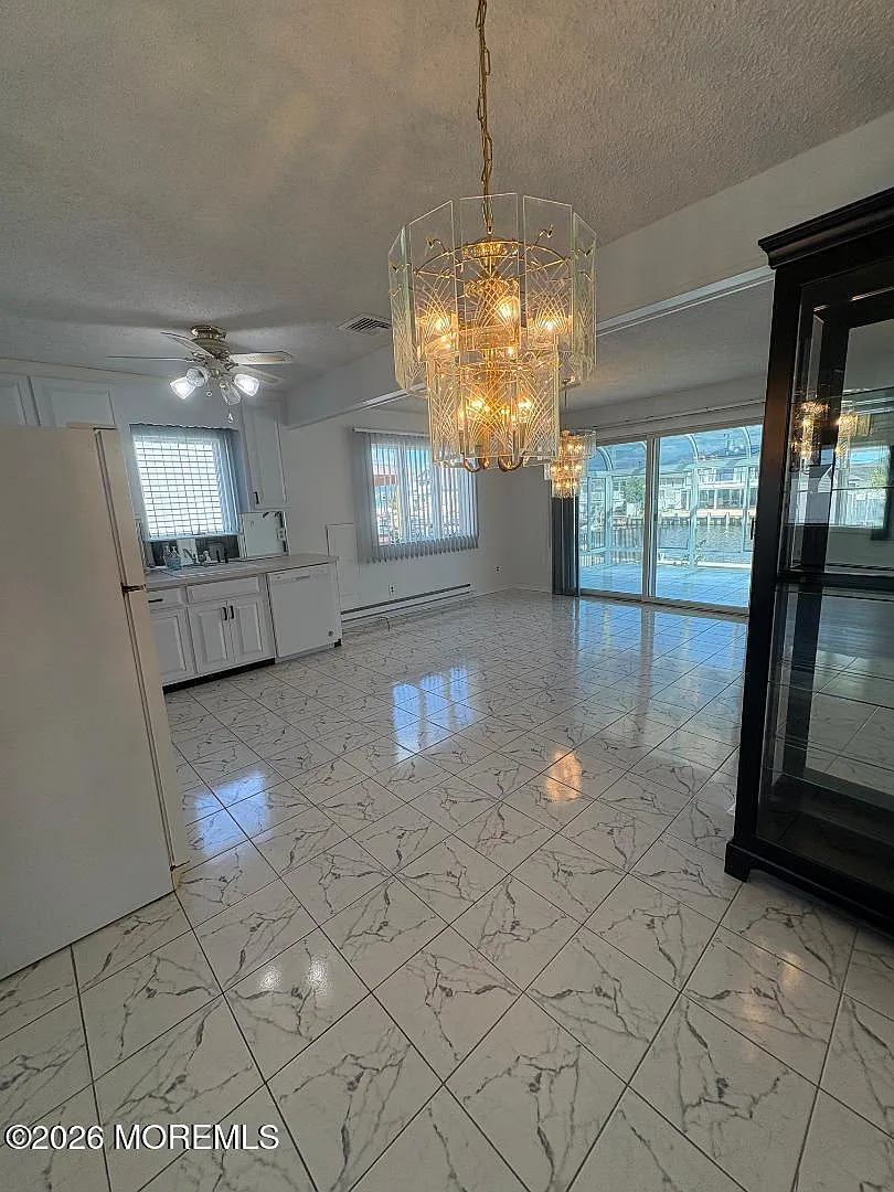 3 bed, 1440 sqft, $3,000 — Photo 4