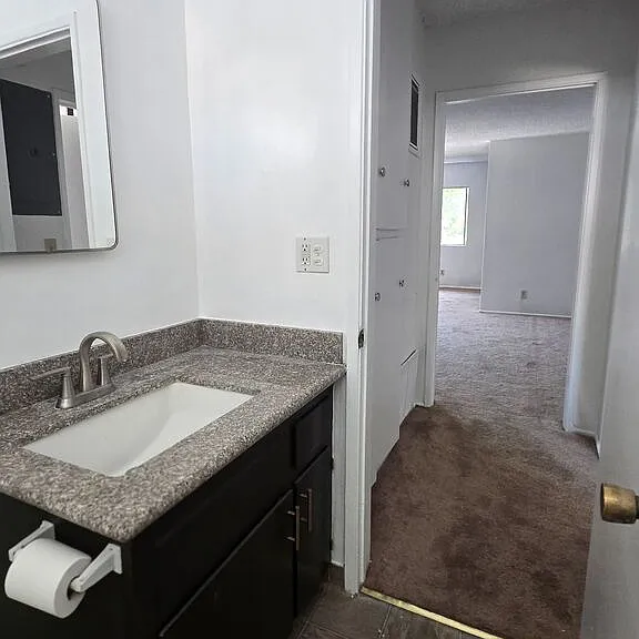 2219 S Crenshaw Blvd #5 — Photo 13