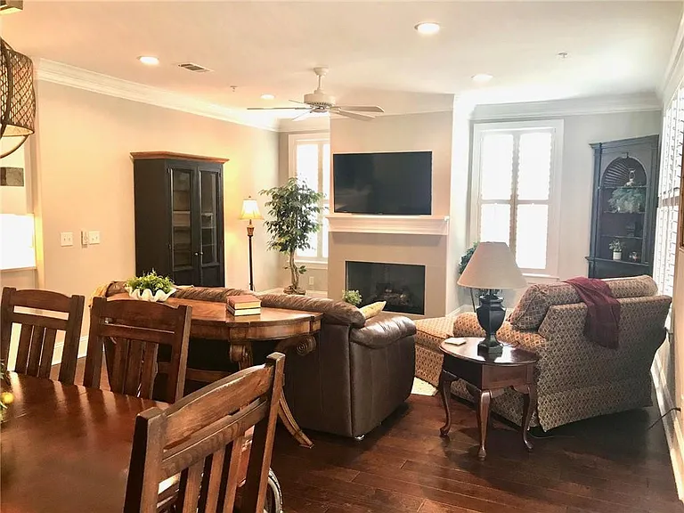 111 Gascoigne Ave #204 — Photo 13