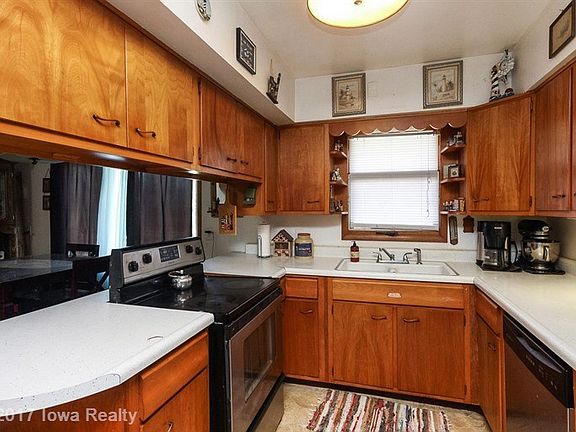 4th image of 905 SE Idaho St