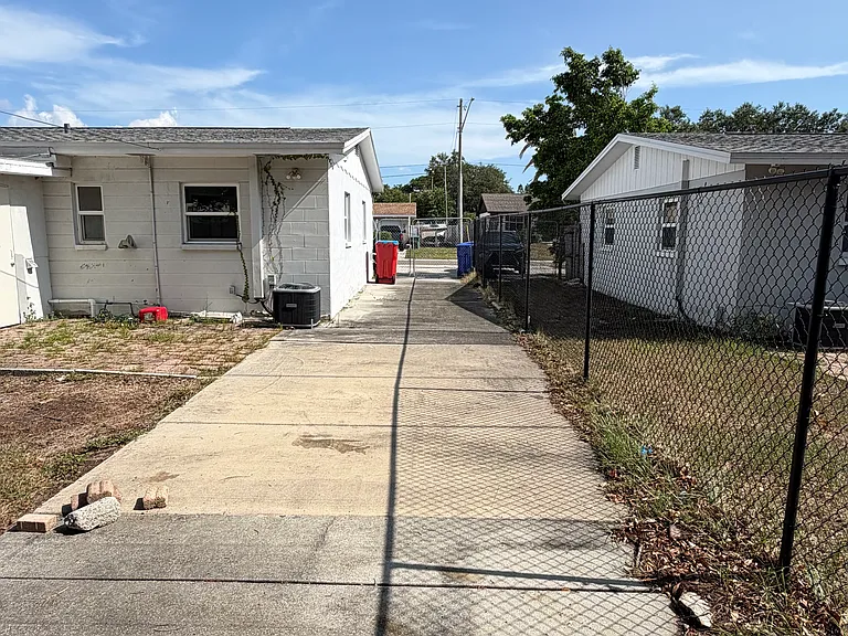 2268 Palmwood Dr #B — Photo 14