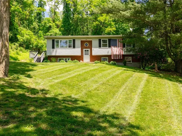 21 Sterling Court, Poughquag, NY 12570