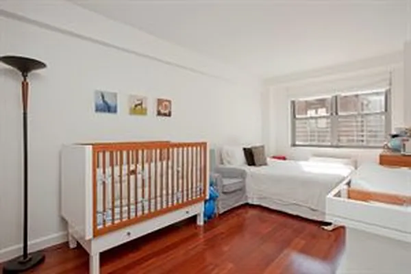 Rented by Douglas Elliman | media 7