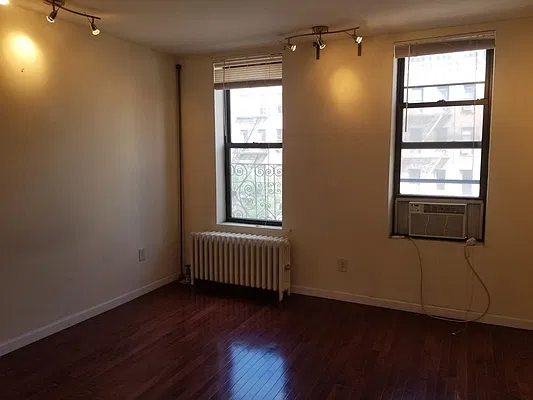Rented by R New York | media 6