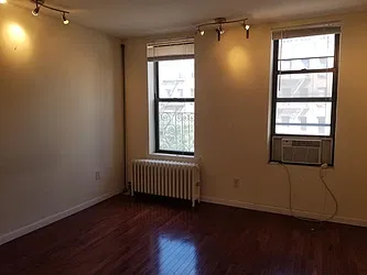 Rented by R New York