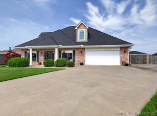5637 Chickering Ct, Bartlesville, OK 74006