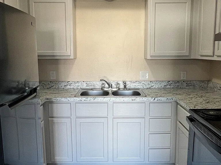 1025 E Pearl St #C — Photo 4