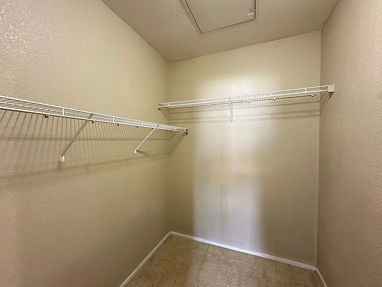 1621 Queen Victoria St #201 — Photo 16
