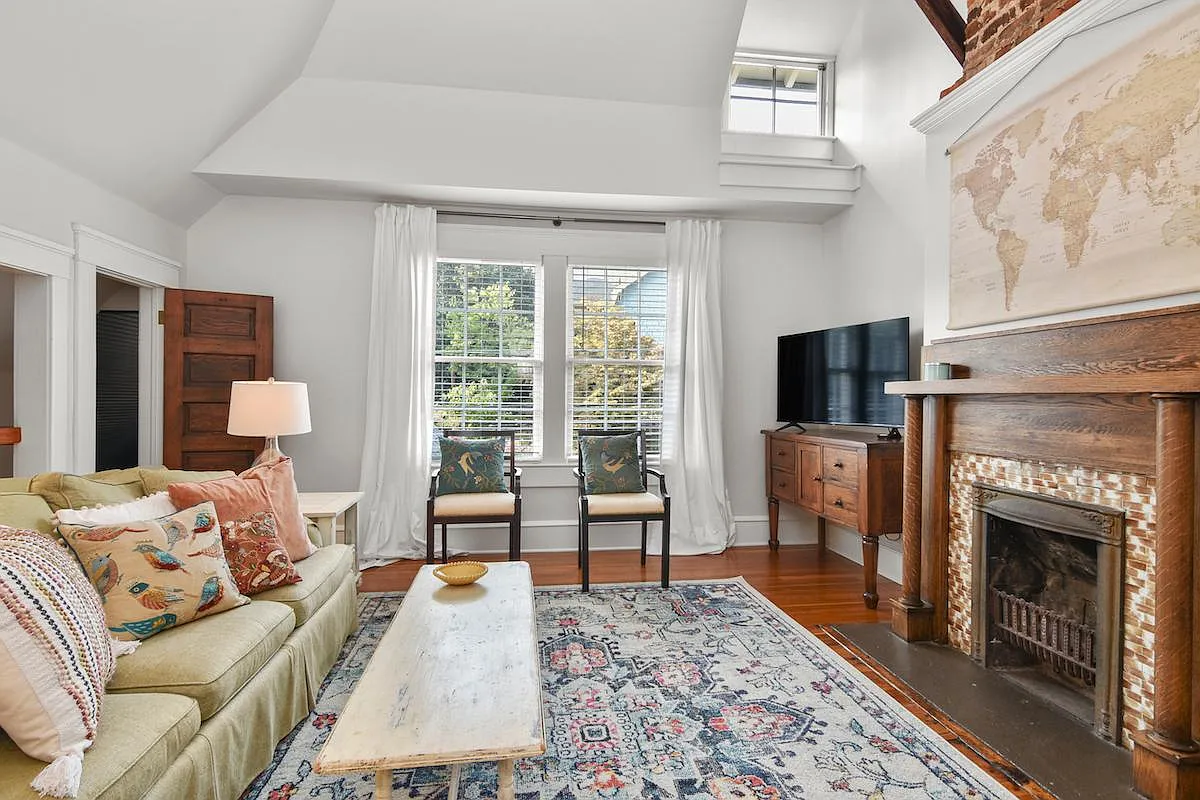 1 bed, 950 sqft, $1,850 — Photo 1