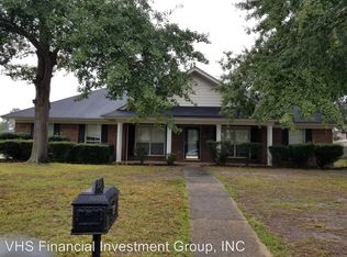 951 Bridlepath Ct, Hinesville, GA 31313