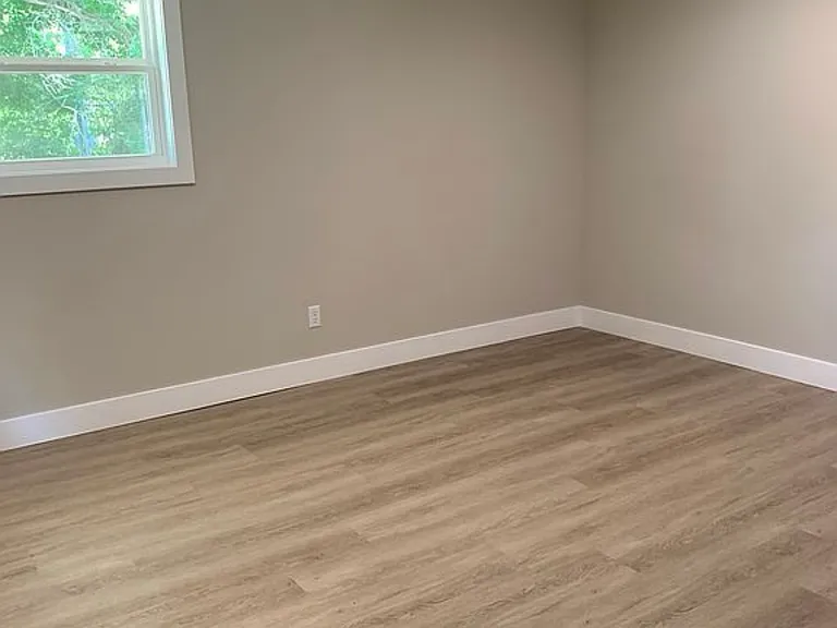 411 Louise Dr — Photo 10