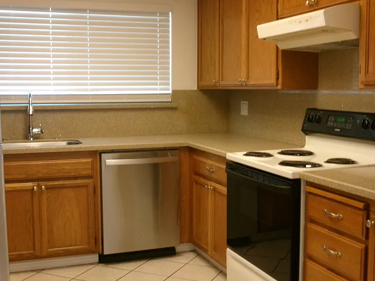 2109 California Dr — Photo 5